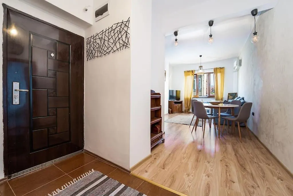 Central Apartment 2Bd Next To Vitosha Bul. Szófia