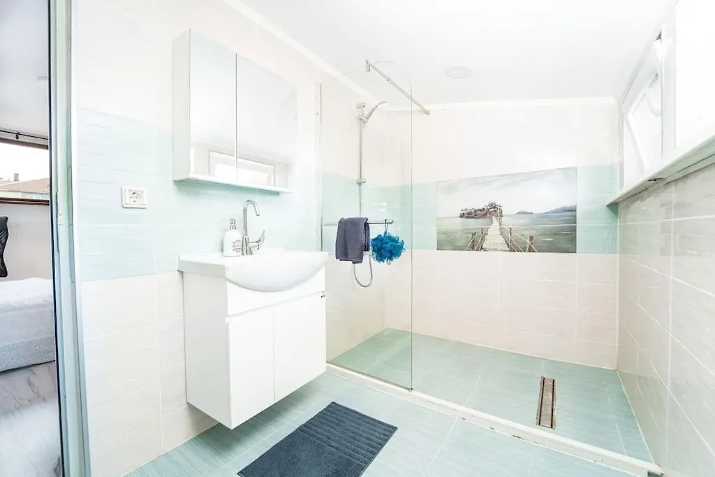 Central Apartment 2Bd Next To Vitosha Bul. Sofia 0*,