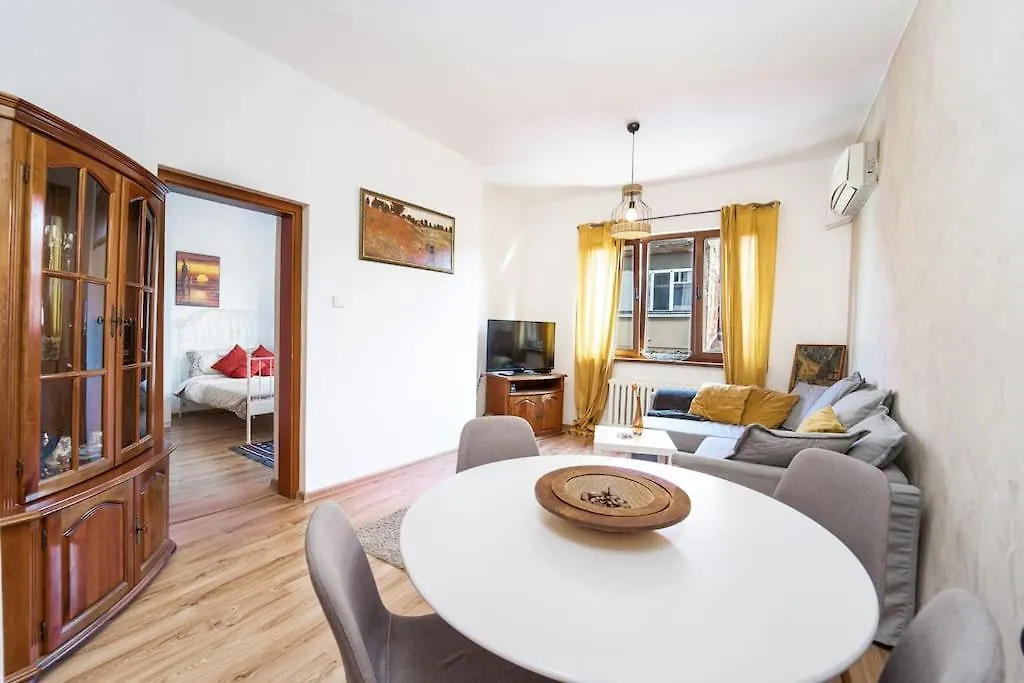 Central Apartment 2Bd Next To Vitosha Bul. Sofia